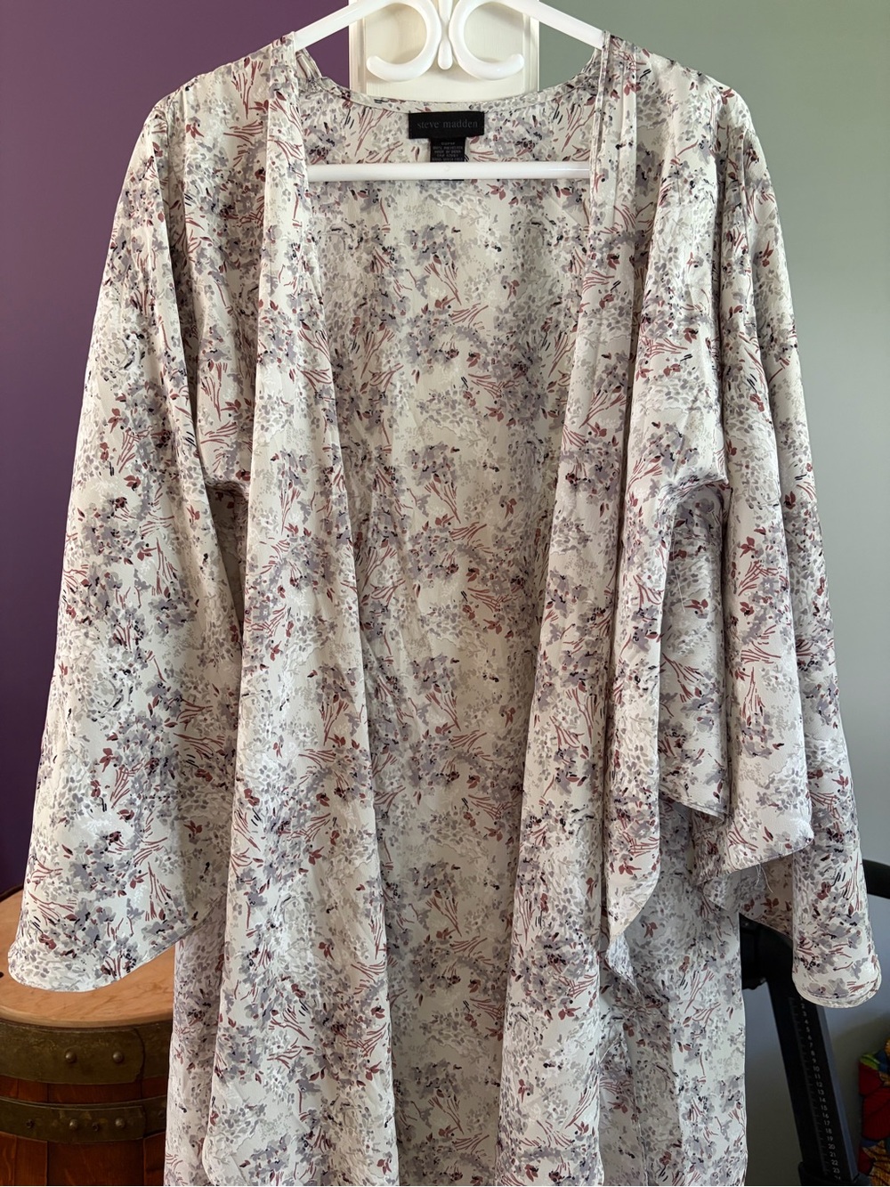 Steve Madden Cream Blouse with Mauve and Gray Floral Print - Picture 2 of 6